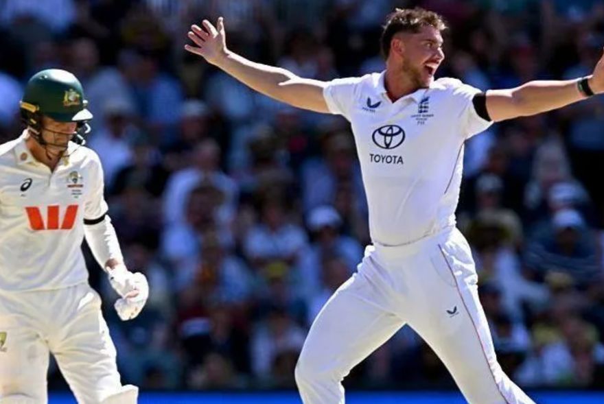 England Seeks ICC Talks After Alex Carey DRS Error in Ashes Test