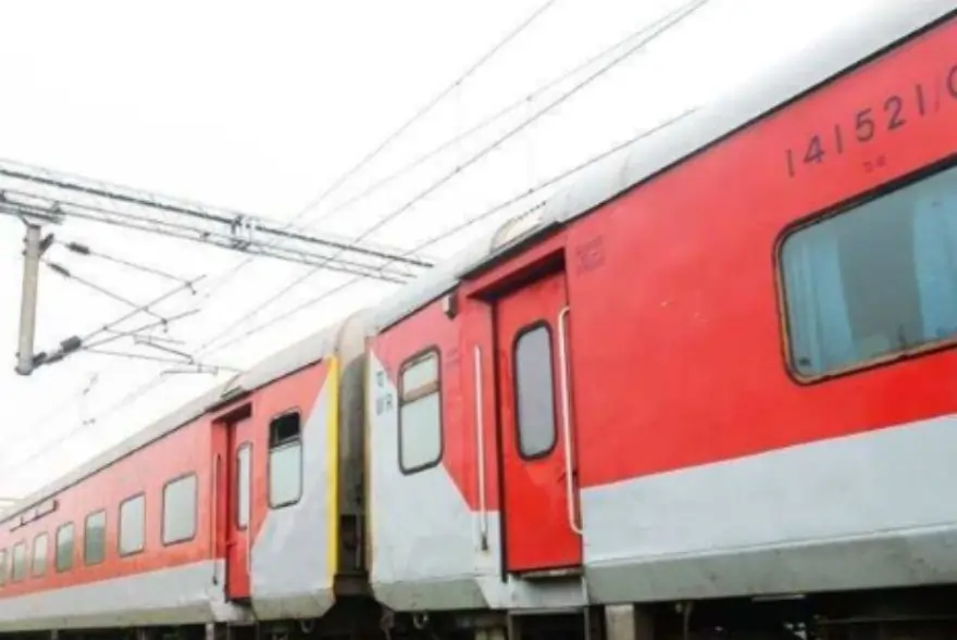 Rail Services Disrupted in Assam After Rajdhani Express Collides with 7 Elephants in Nagaon