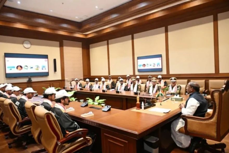 Assam Governor Urges Kashmiri Youths to Become Ambassadors of National Unity During Bharat Darshan Tour